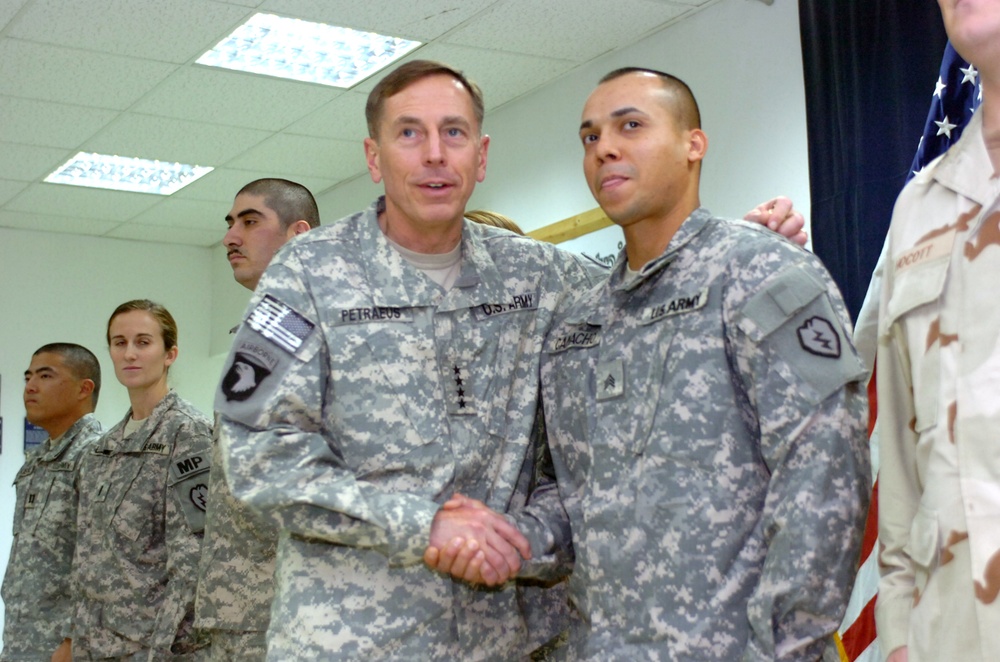 General Petraeus Visits Contingency Operating Base Speicher