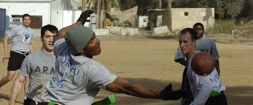 Christmas kicks off at a run for Strikers of 3rd Brigade Combat Team, 4th Infantry Division