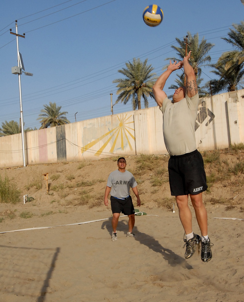 Christmas kicks off at a run for Strikers of 3rd Brigade Combat Team, 4th Infantry Division