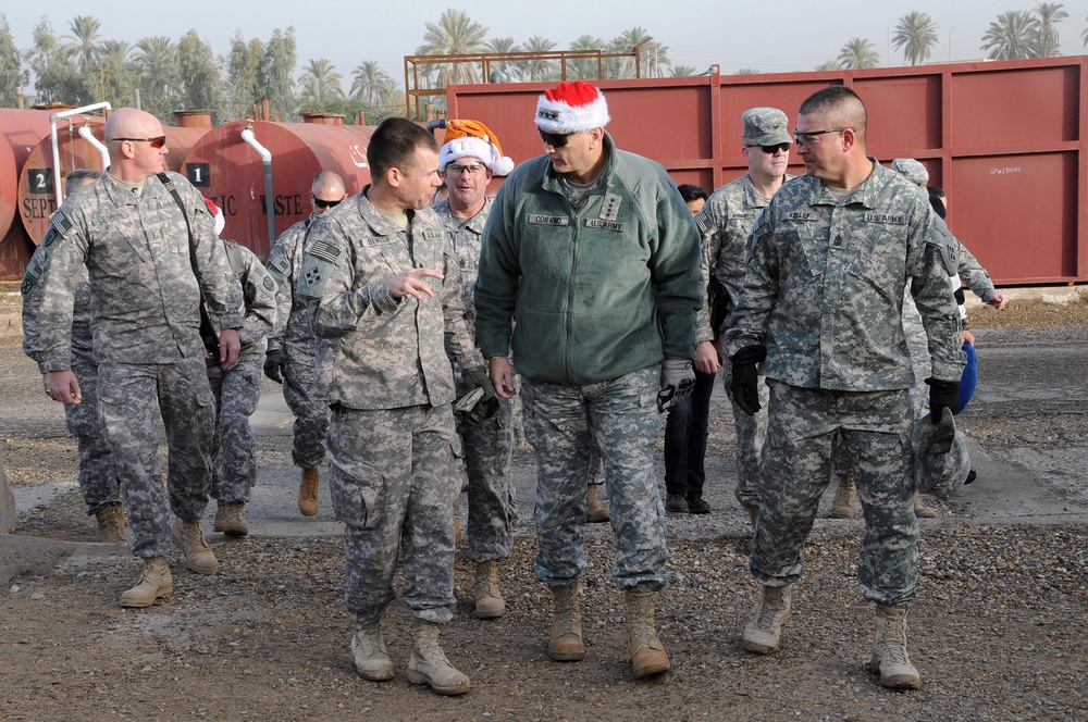 Multi-National Forces - Iraq Command Group visits troops Christmas Day