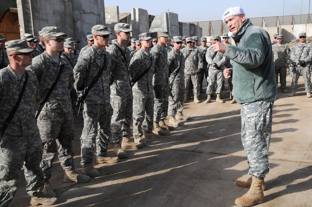 Multi-National Forces - Iraq Command Group visits troops Christmas Day