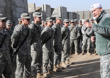 Multi-National Forces - Iraq Command Group visits troops Christmas Day