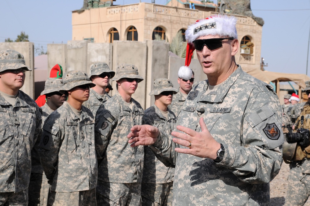 Multi-National Forces - Iraq Command Group Visits Troops Christmas Day