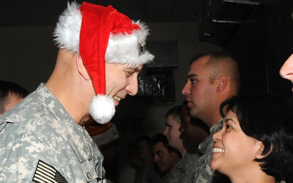 Multi-National Forces - Iraq Command Group Visits Troops Christmas Day