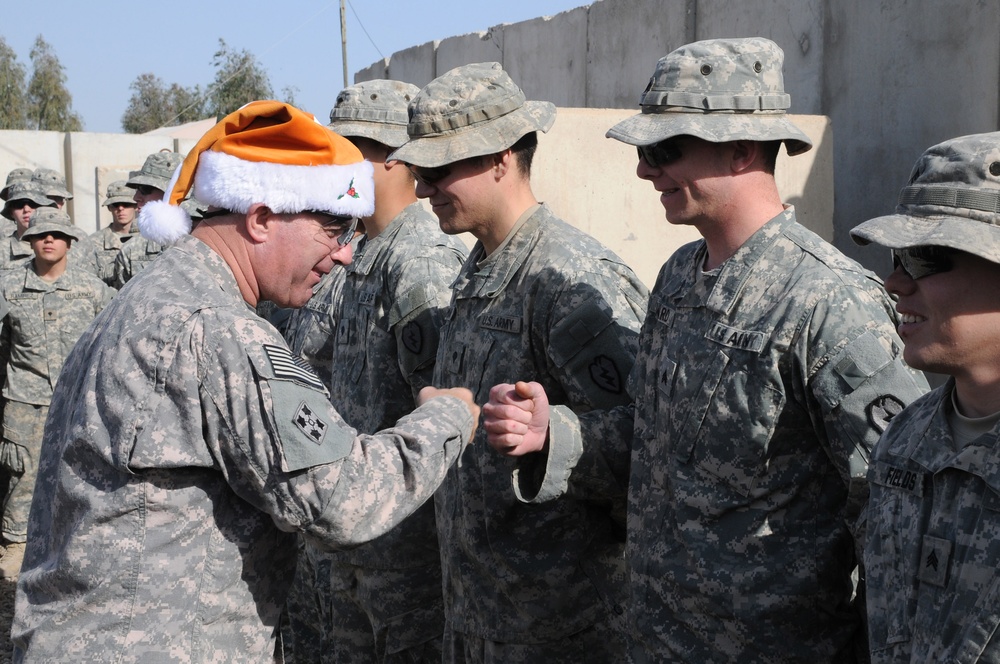 Multi-National Forces - Iraq Command Group Visits Troops Christmas Day