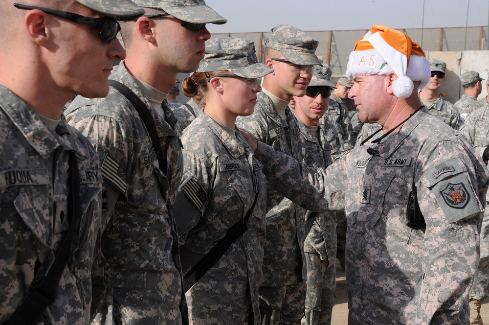 Multi-National Forces - Iraq Command Group Visits Troops Christmas Day