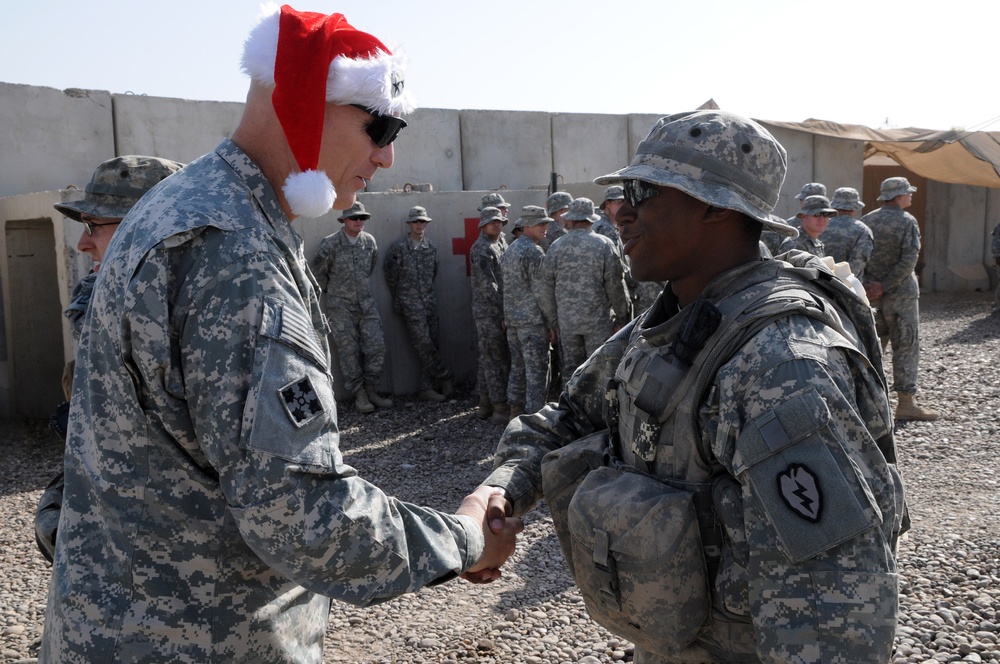 Multi-National Forces - Iraq Command Group Visits Troops Christmas Day