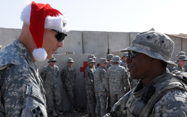 Multi-National Forces - Iraq Command Group Visits Troops Christmas Day