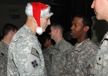 Multi-National Forces - Iraq Command Group Visits Troops Christmas Day