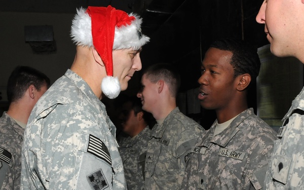 Multi-National Forces - Iraq Command Group Visits Troops Christmas Day