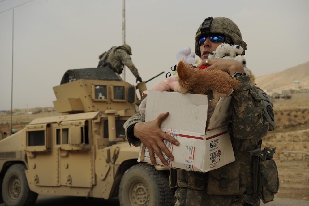 Troops aid orphanage