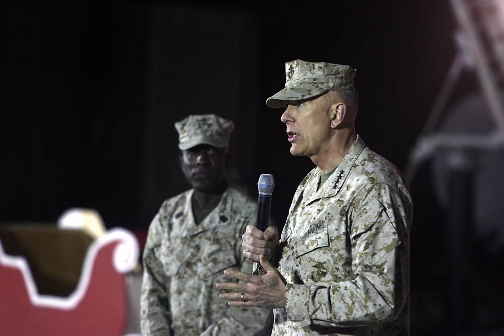 Commandant of Marine Corps visits Camp Taqaddum