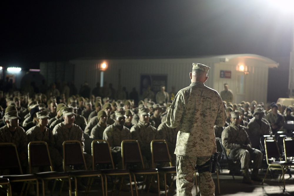 Commandant of Marine Corps visits Camp Taqaddum