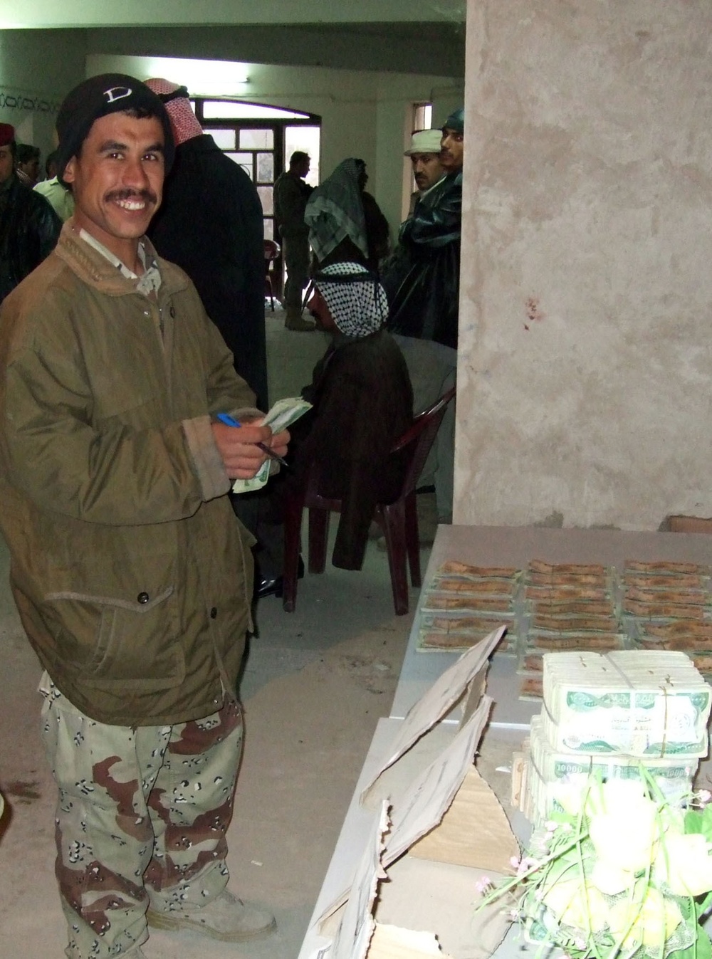 Government of Iraq completes payday for Saab al Bour Sons of Iraq