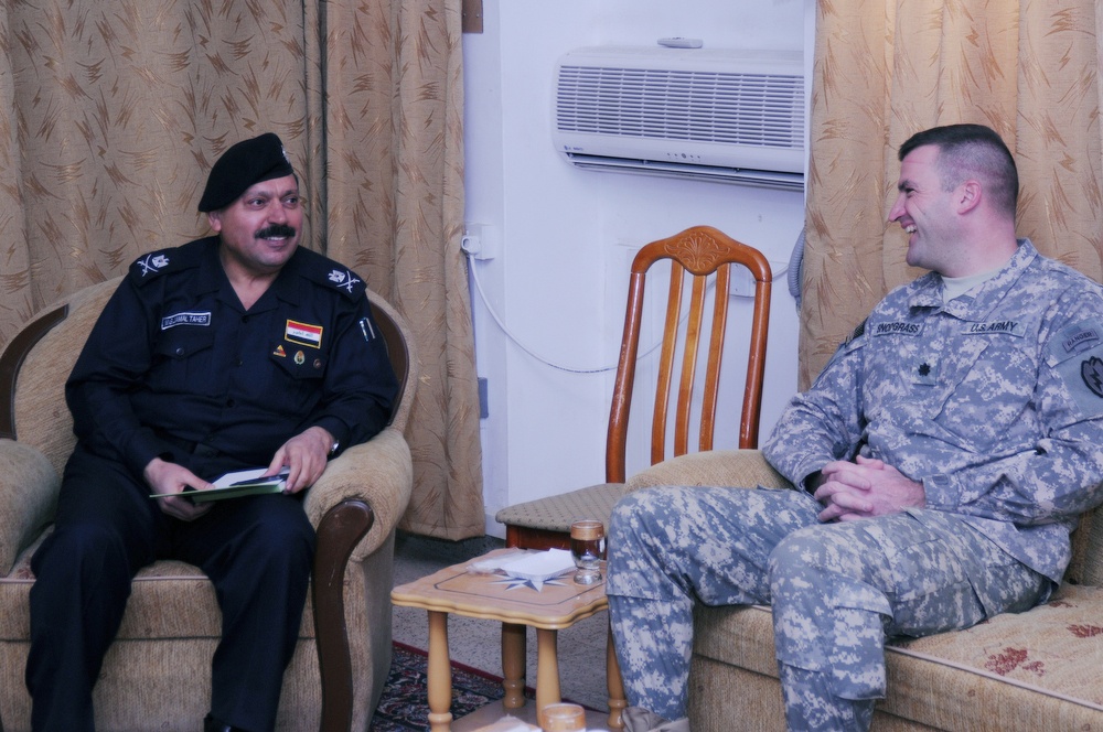 Leaders from U.S. Military, Iraqi police meet