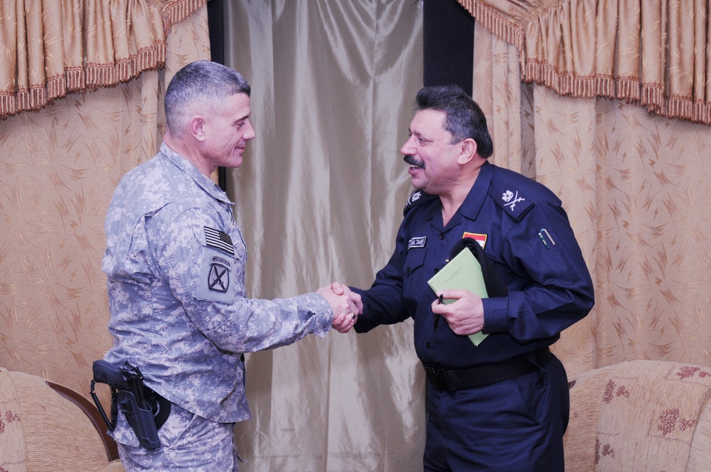Leaders from U.S. Military, Iraqi police meet