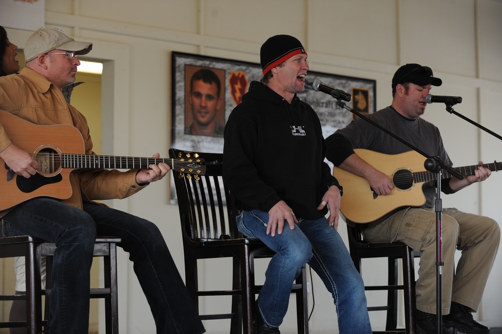 USO tour at Camp Taji