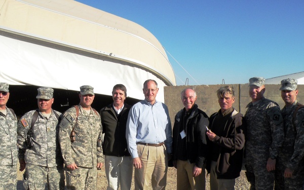 Mississippi congressman spends holidays with engineer Soldiers