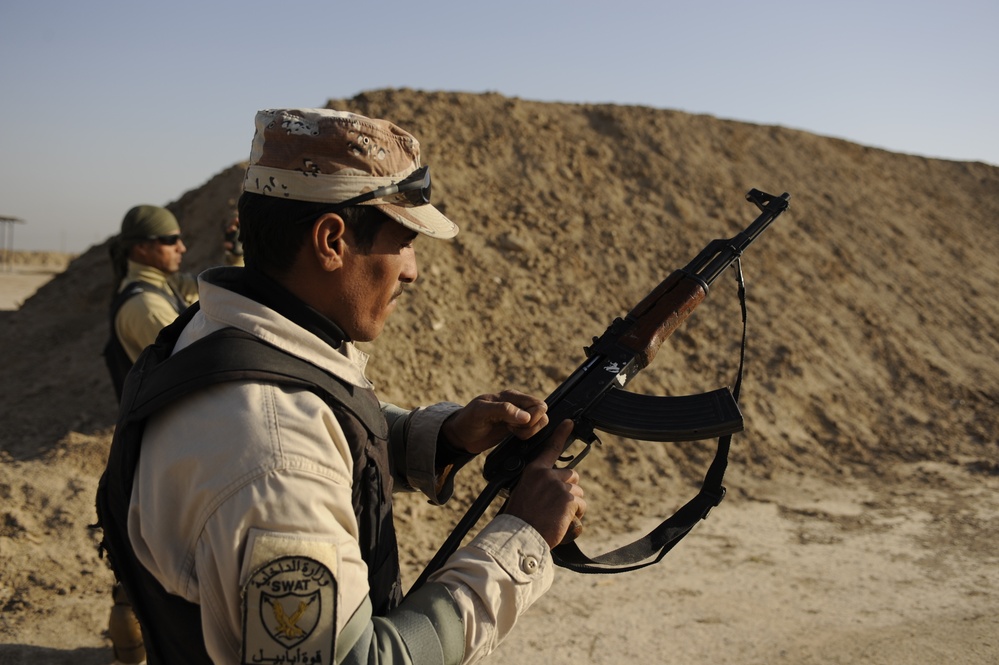 Iraqi Police Training at Forward Operating Base Echo