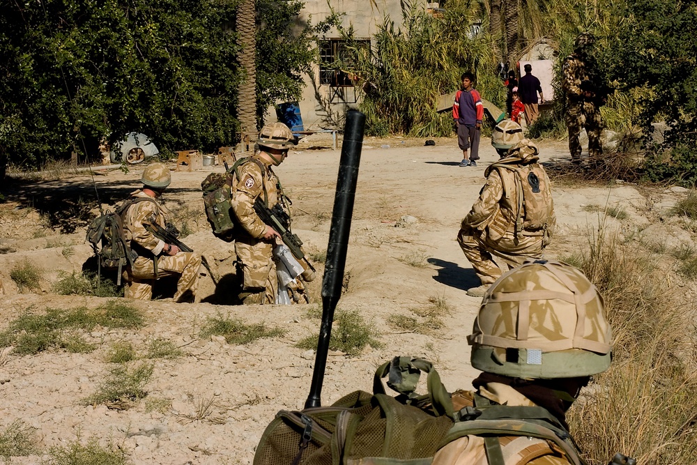 Presence patrol in Basra
