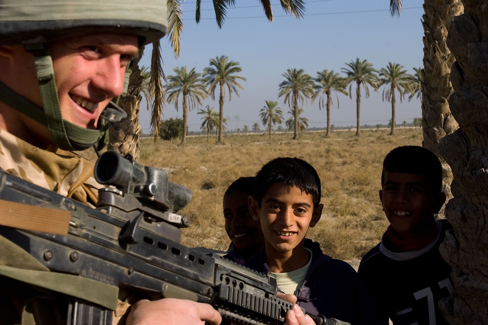 Presence patrol in Basra