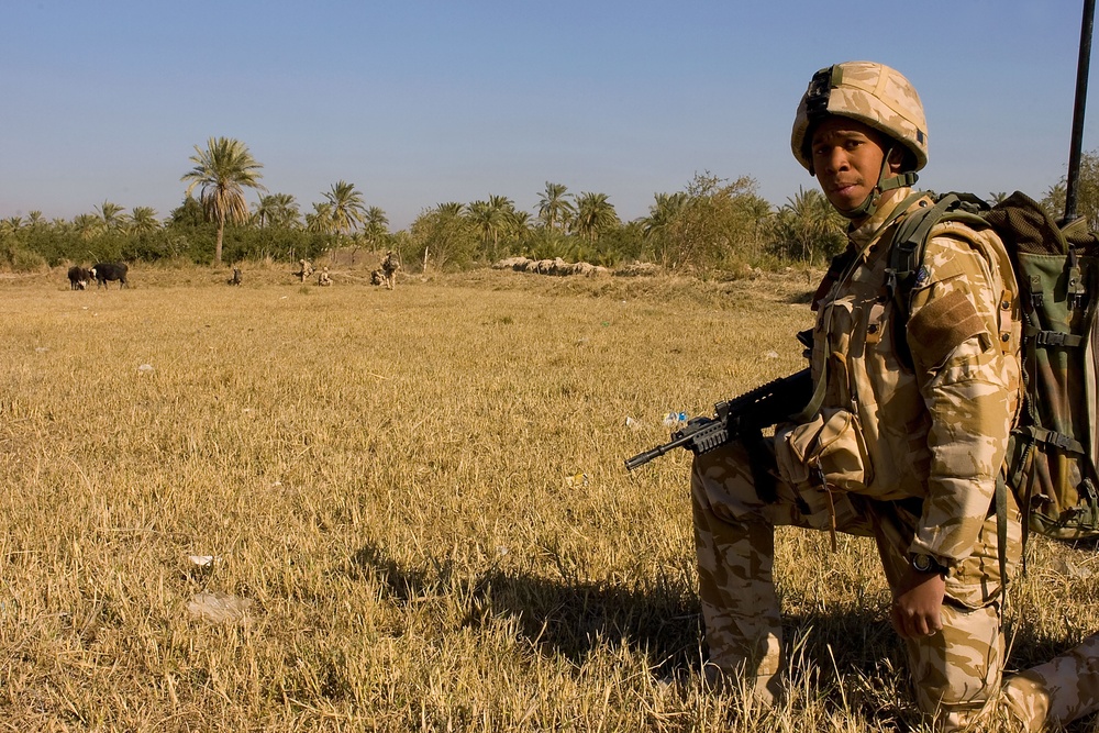Presence patrol in Basra
