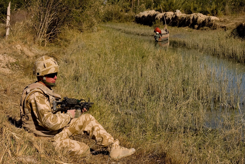 Presence patrol in Basra