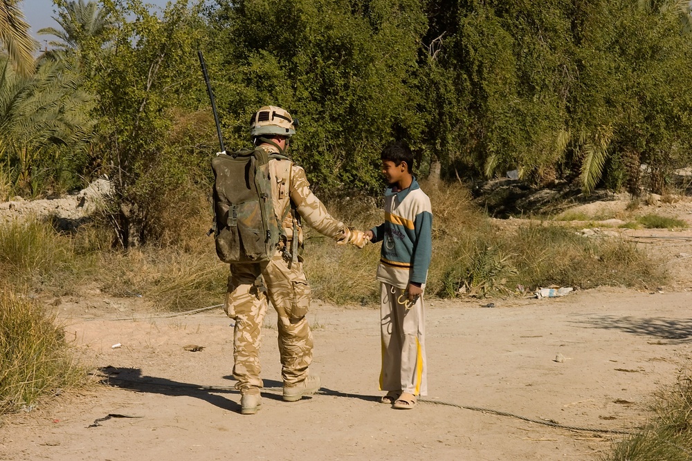 Presence patrol in Basra