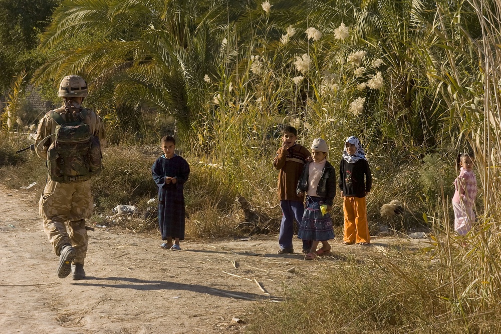 Presence patrol in Basra