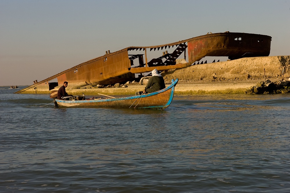 Presence patrol in Basra