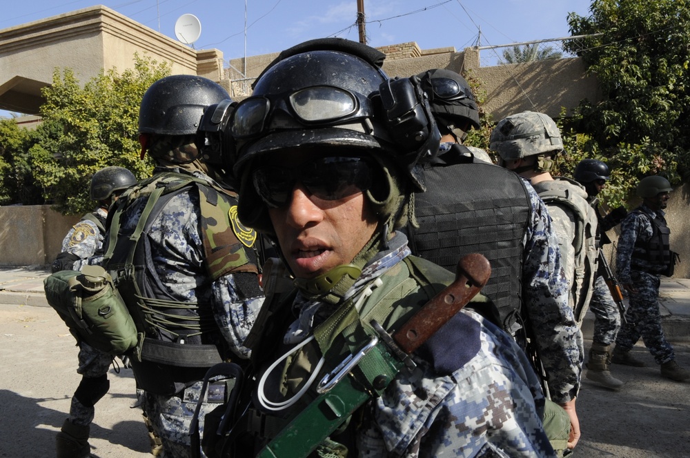 Patrol and search in Baghdad