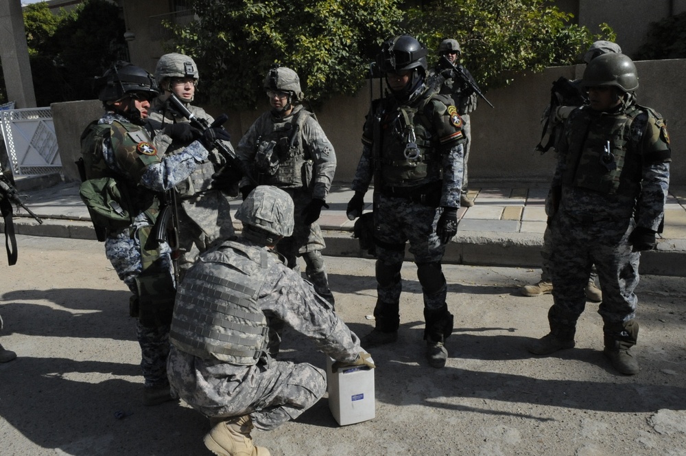 Patrol and search in Baghdad