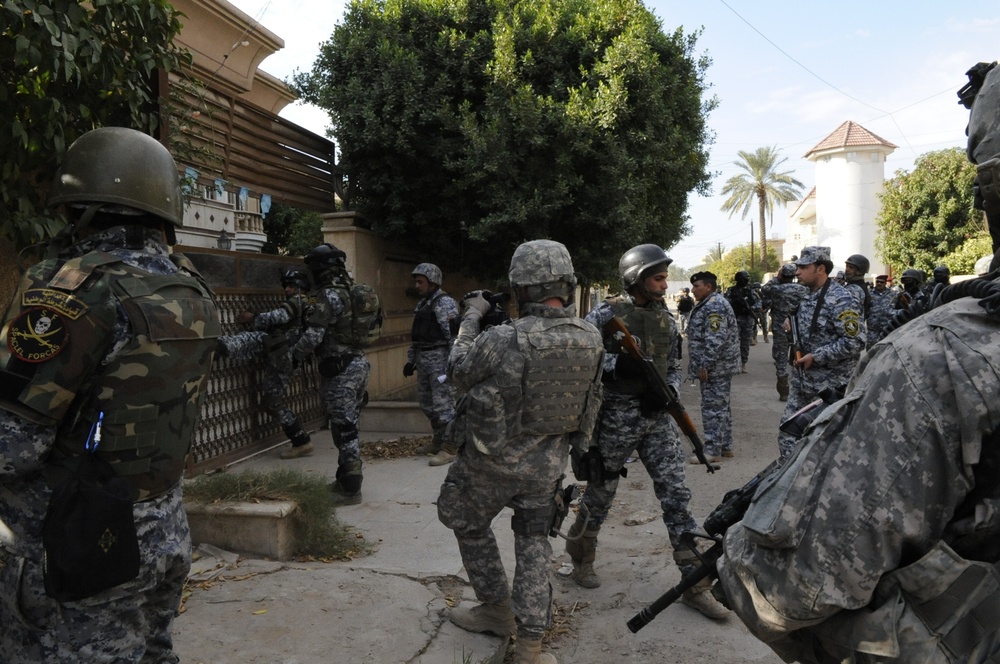 Patrol and search in Baghdad