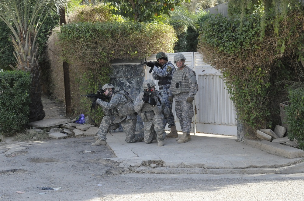Patrol and search in Baghdad