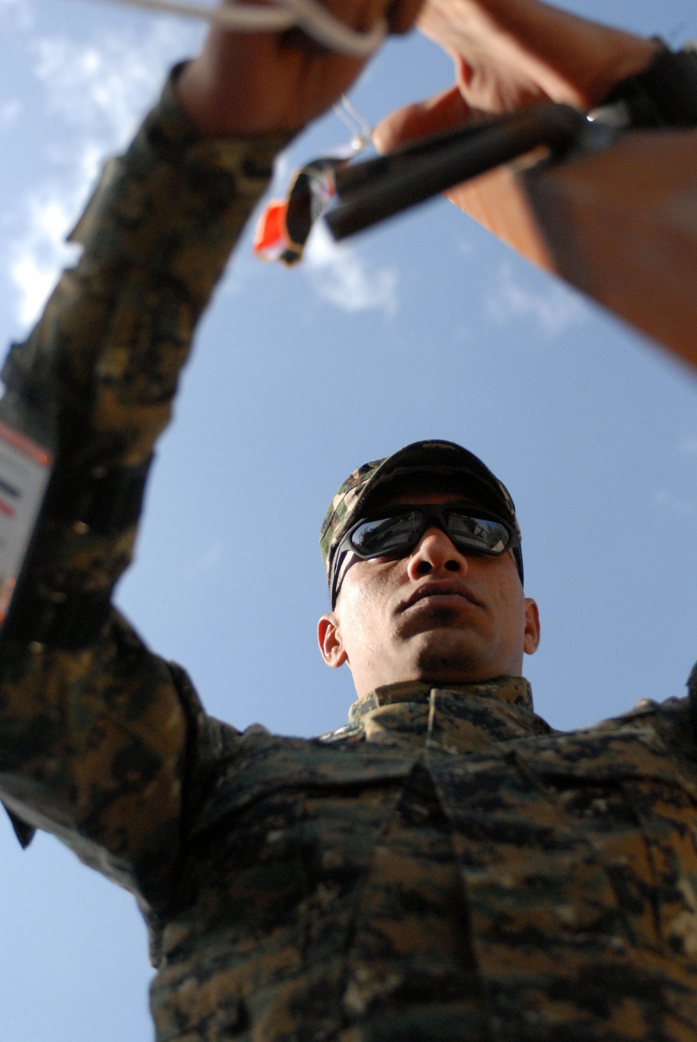 Iraqi Army raises flag on historic day at Forward Operating Base War Eagle