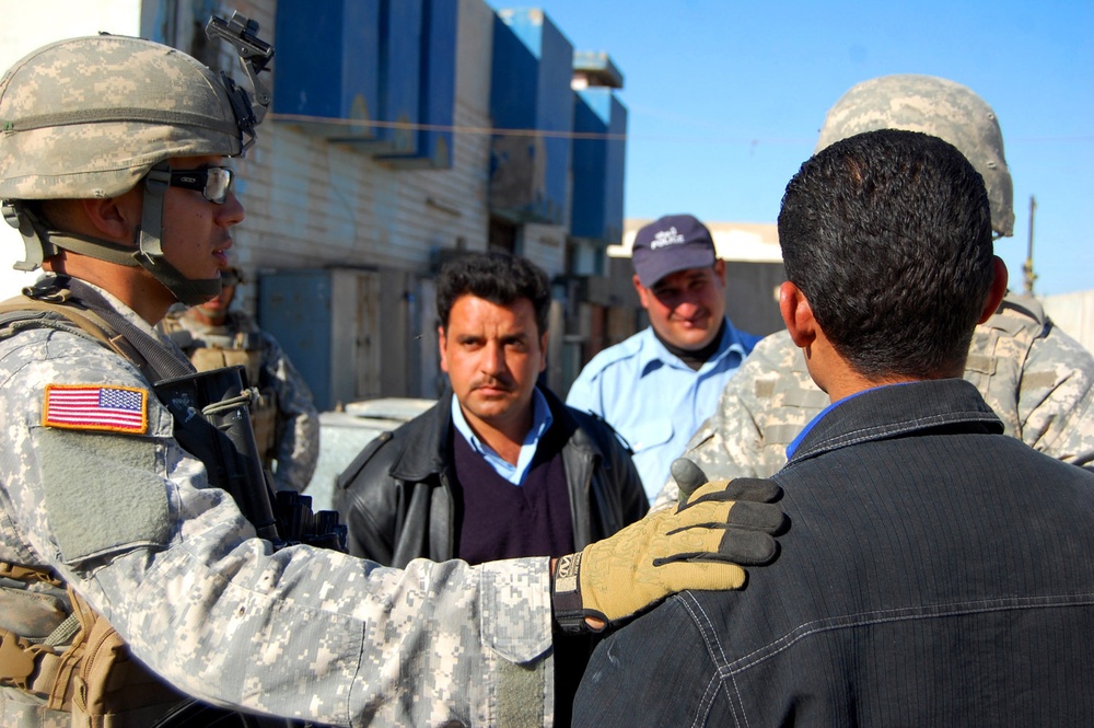 Wolfhounds train Iraqi Police