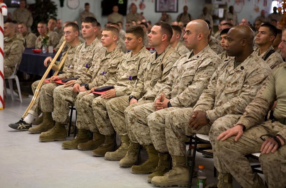 Corps' top leaders visit al Anbar Marines