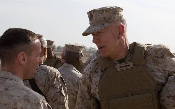 Corps' top leaders visit al Anbar Marines
