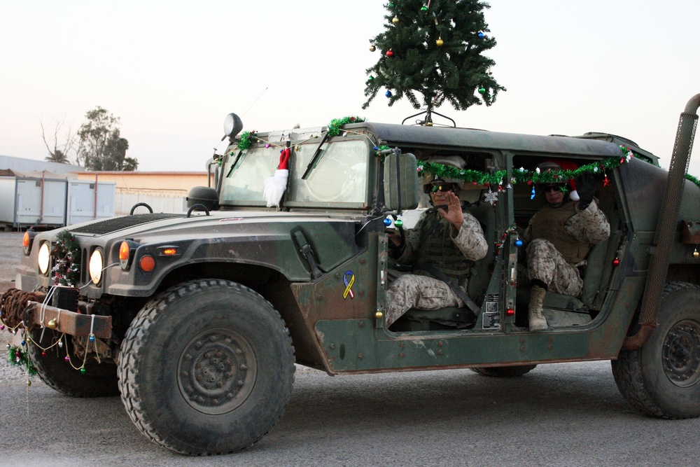 Service Members Celebrate Christmas at Camp Ramadi