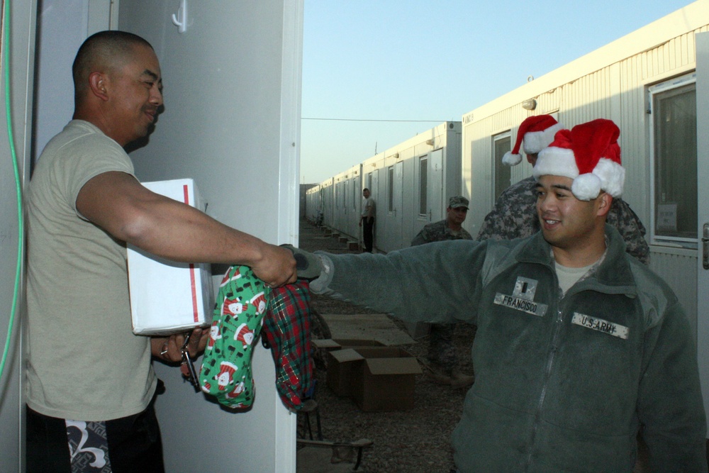 Service Members Celebrate Christmas at Camp Ramadi
