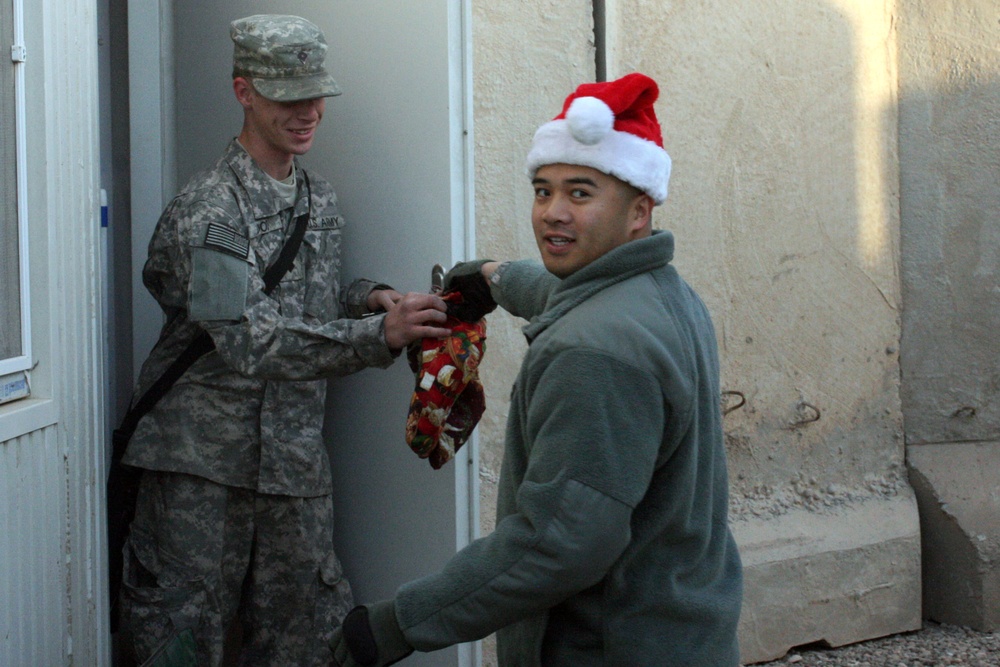 Service Members Celebrate Christmas at Camp Ramadi