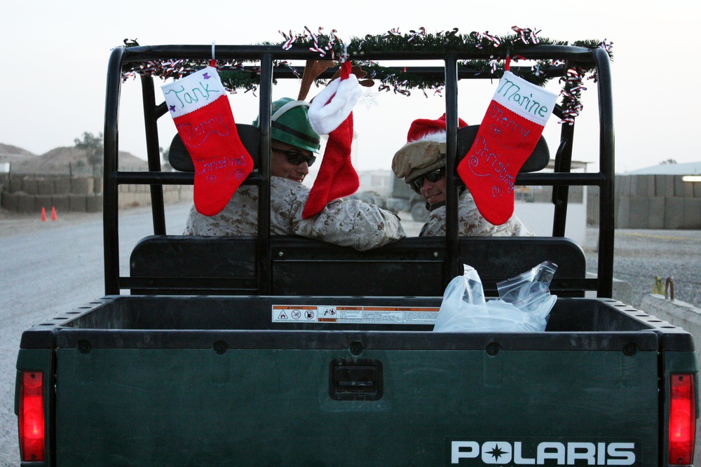 Service Members Celebrate Christmas at Camp Ramadi