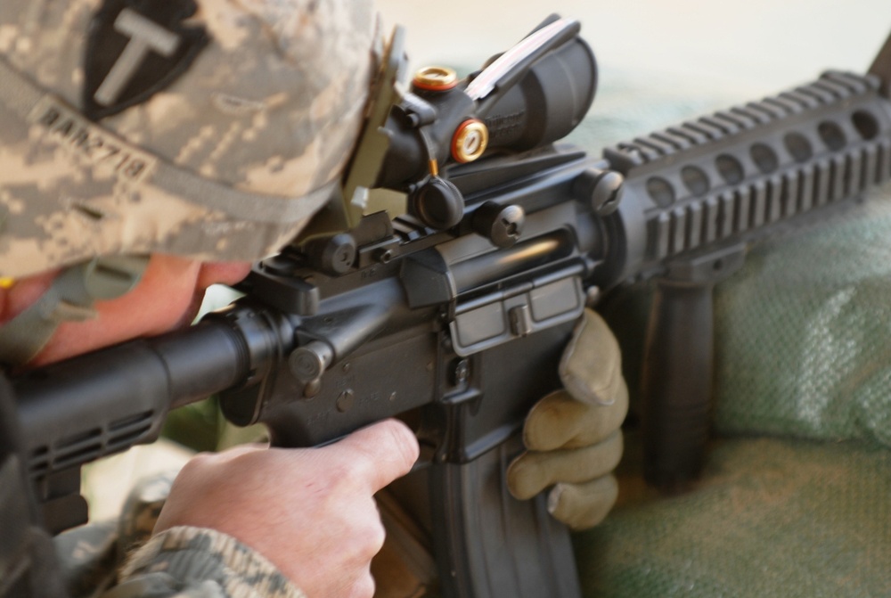 Arrowhead Soldiers conduct reflexive fire training