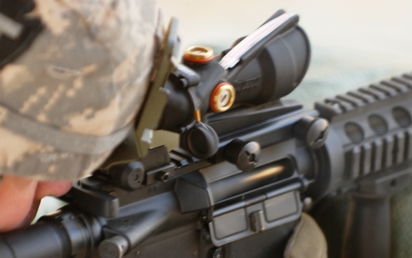 Arrowhead Soldiers conduct reflexive fire training