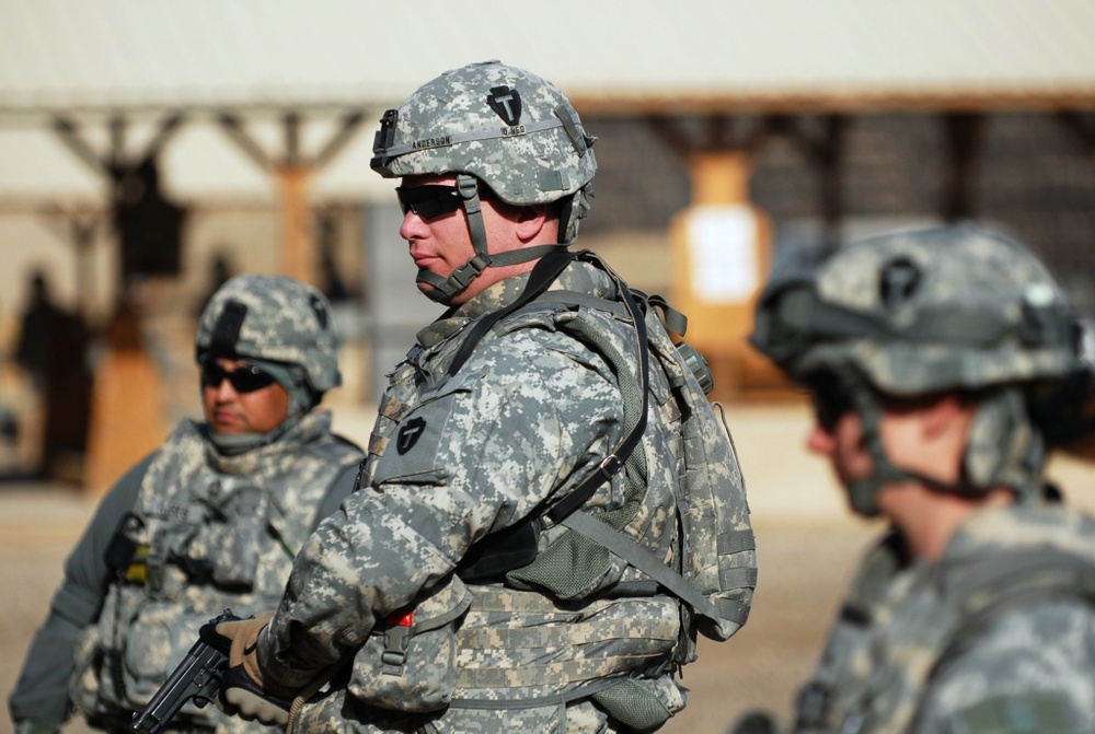 Arrowhead Soldiers conduct reflexive fire training
