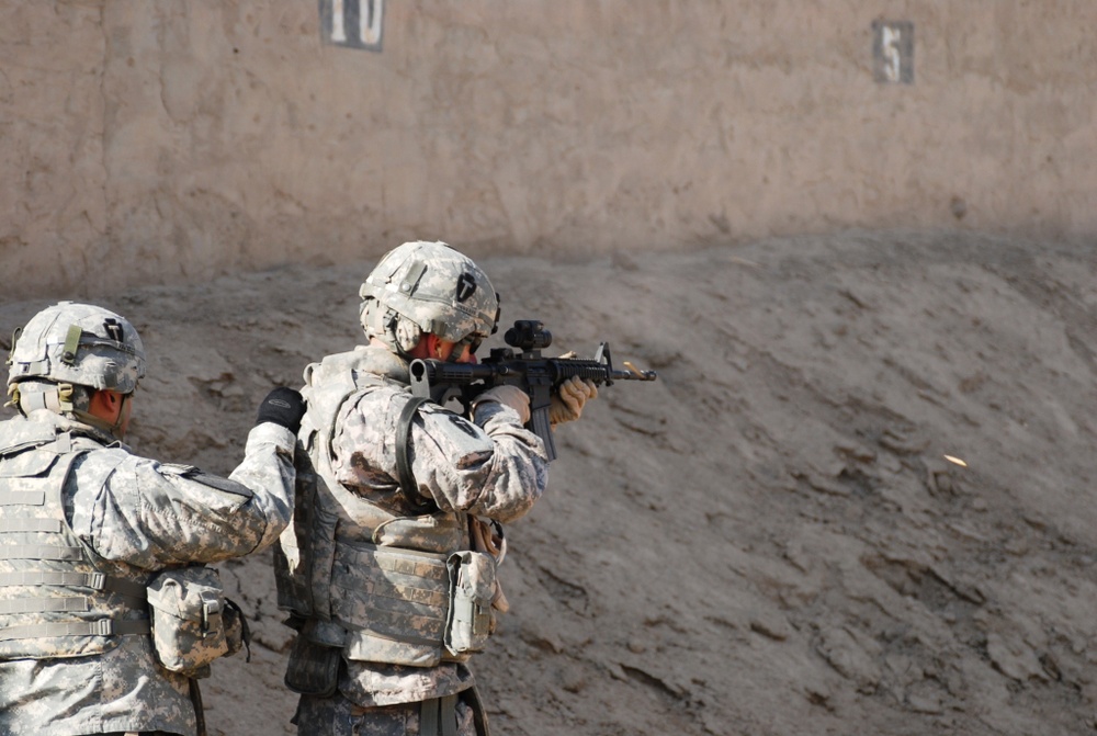 Arrowhead Soldiers conduct reflexive fire training