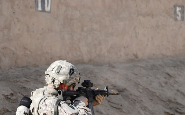 Arrowhead Soldiers conduct reflexive fire training