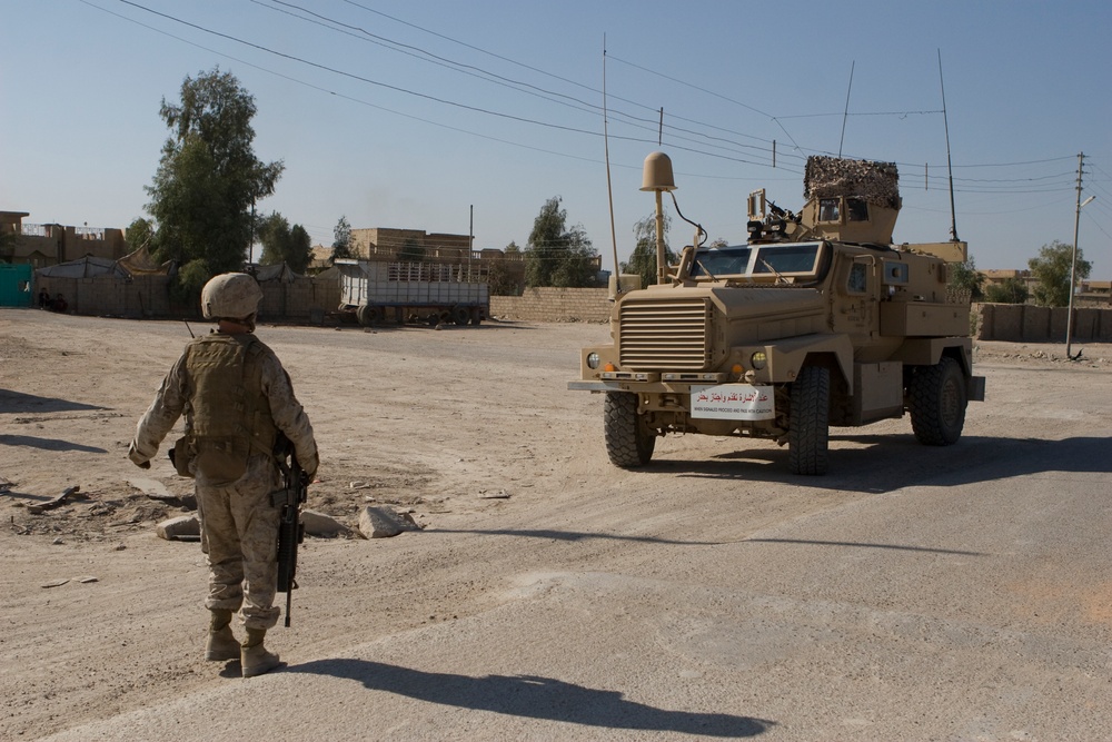 Marines conduct recon of new territory