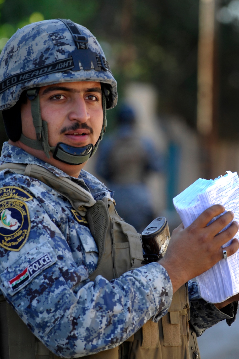 Joint U.S. Army, Iraqi police patrol