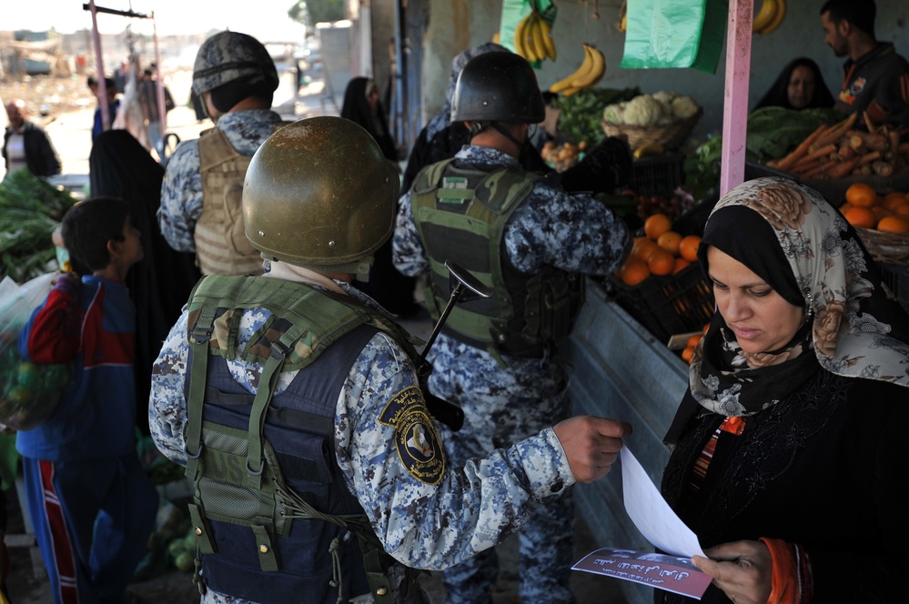 Joint U.S. Army, Iraqi police patrol